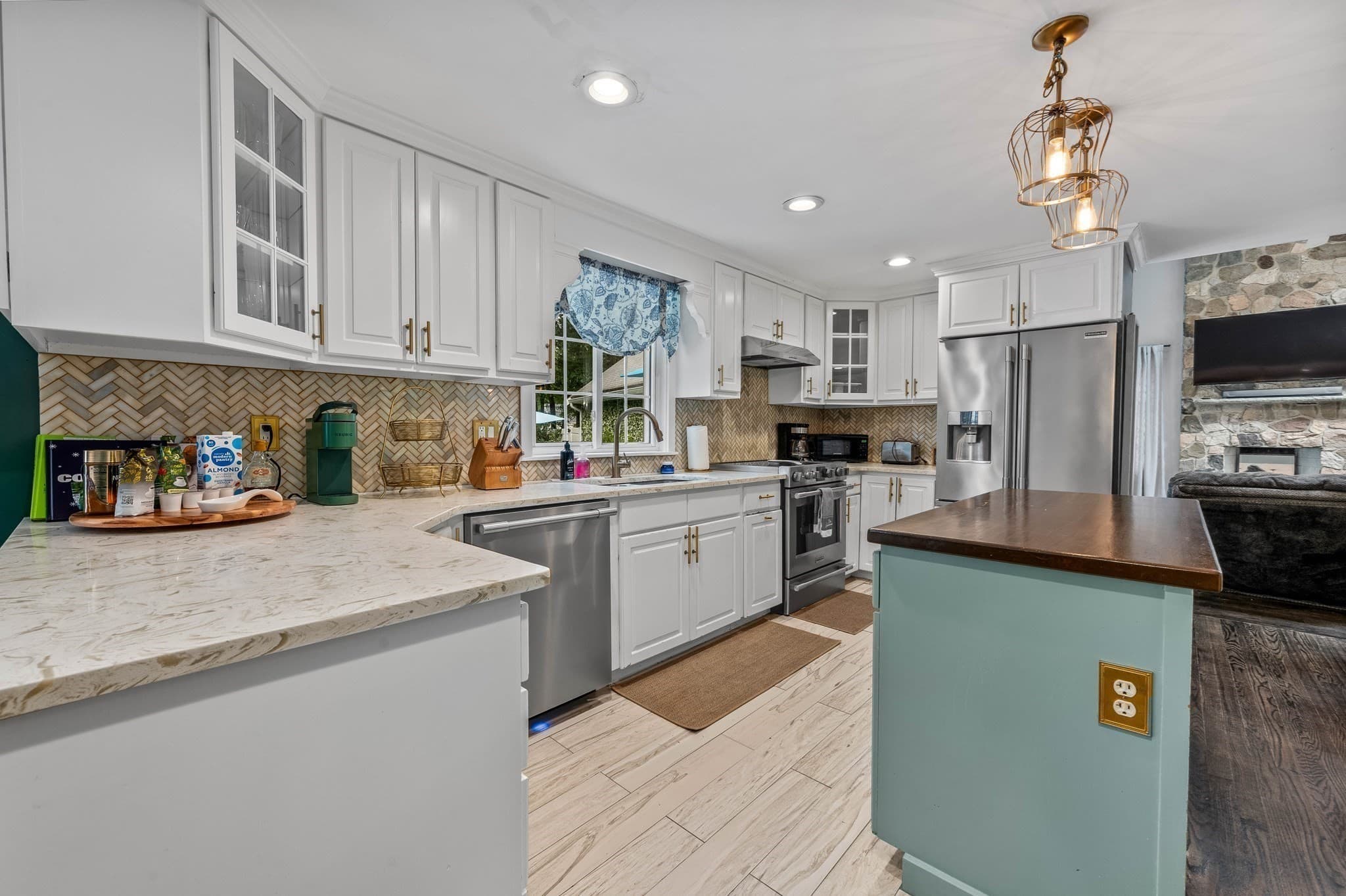 Single Family Residence at 196 Mechanic St, Foxboro MA 02035, Foxboro, photo 6 of 42