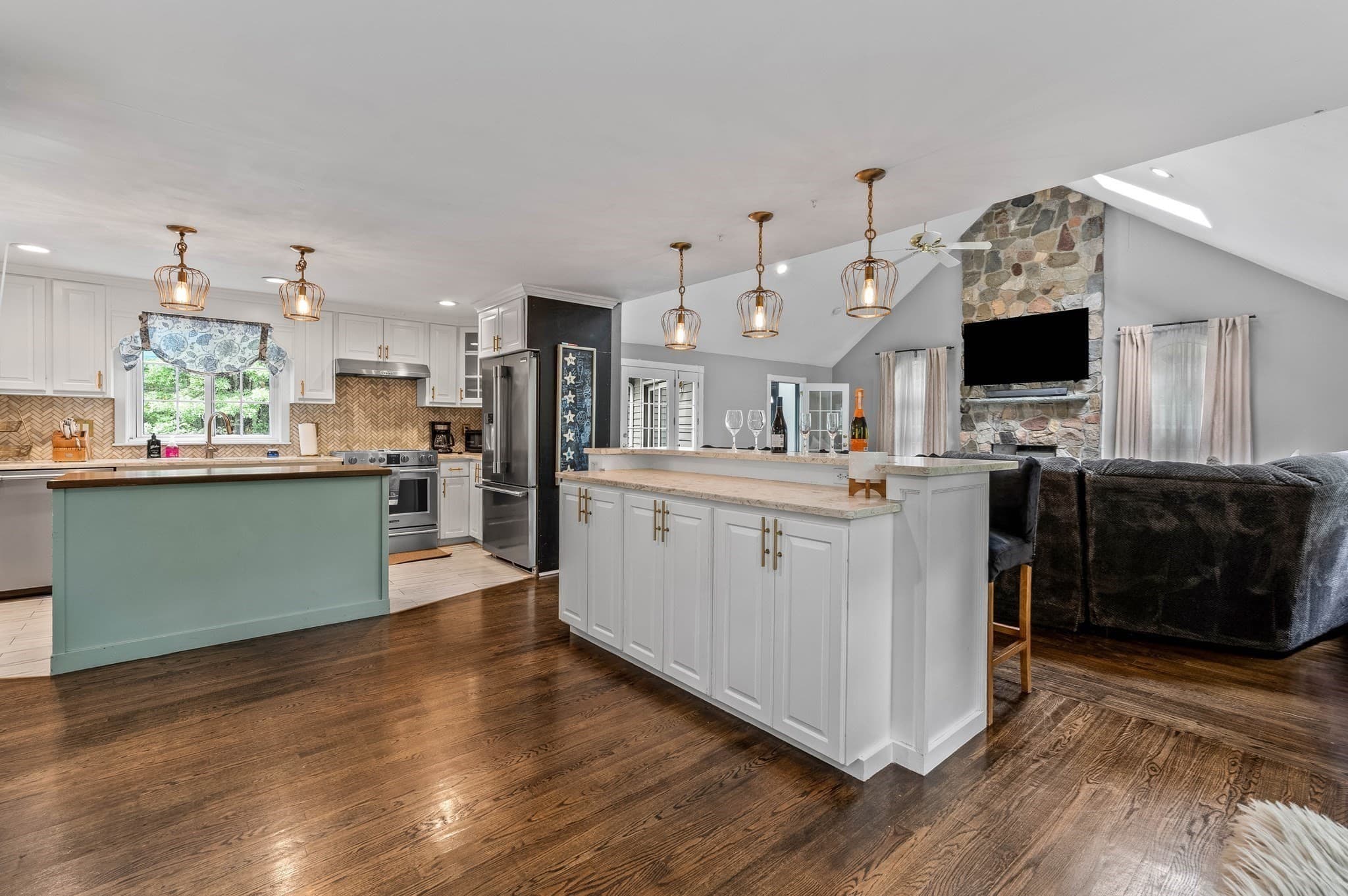 Single Family Residence at 196 Mechanic St, Foxboro MA 02035, Foxboro, photo 8 of 42