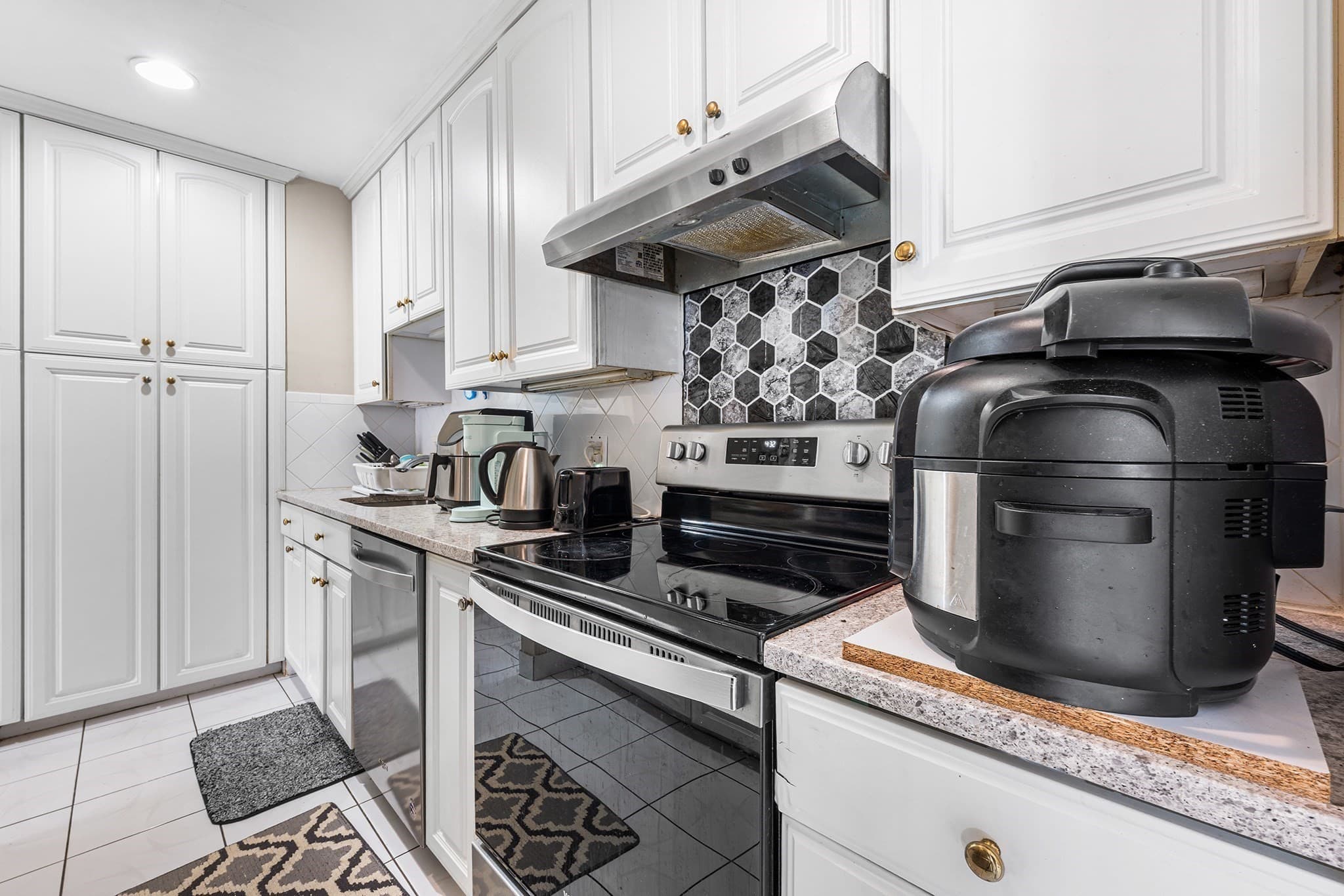 Condominium at 474 Revere Beach Blvd # 202, Revere MA 02151, Revere, photo 6 of 23