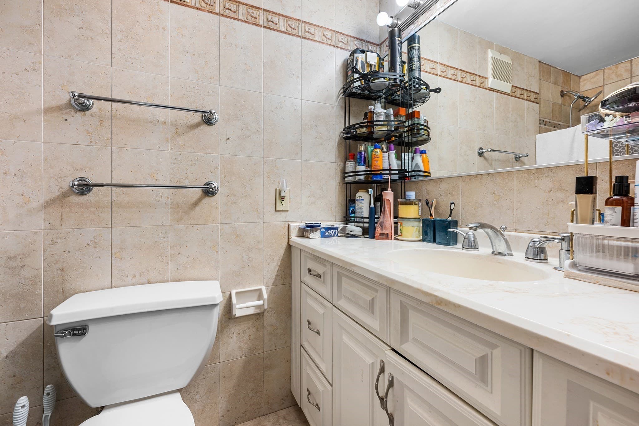 Condominium at 474 Revere Beach Blvd # 202, Revere MA 02151, Revere, photo 16 of 23