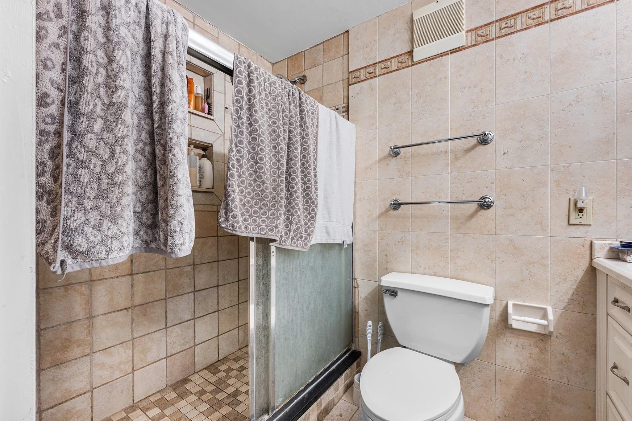 Condominium at 474 Revere Beach Blvd # 202, Revere MA 02151, Revere, photo 15 of 23