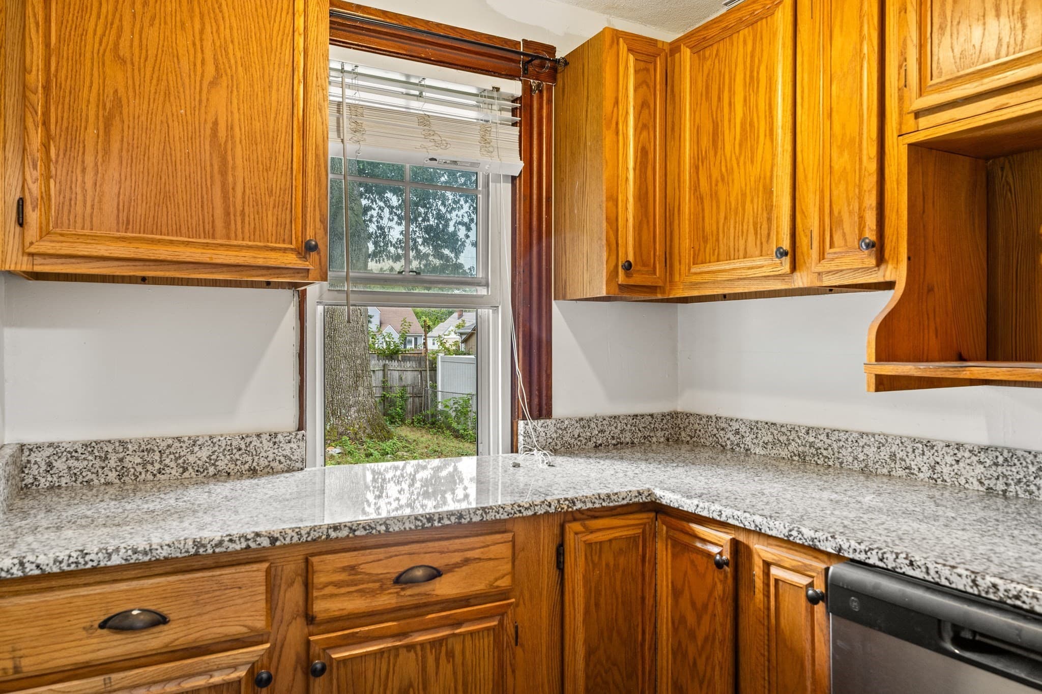 Single Family Residence at 136 Marsden Street, Springfield MA 01109, Springfield, photo 14 of 29
