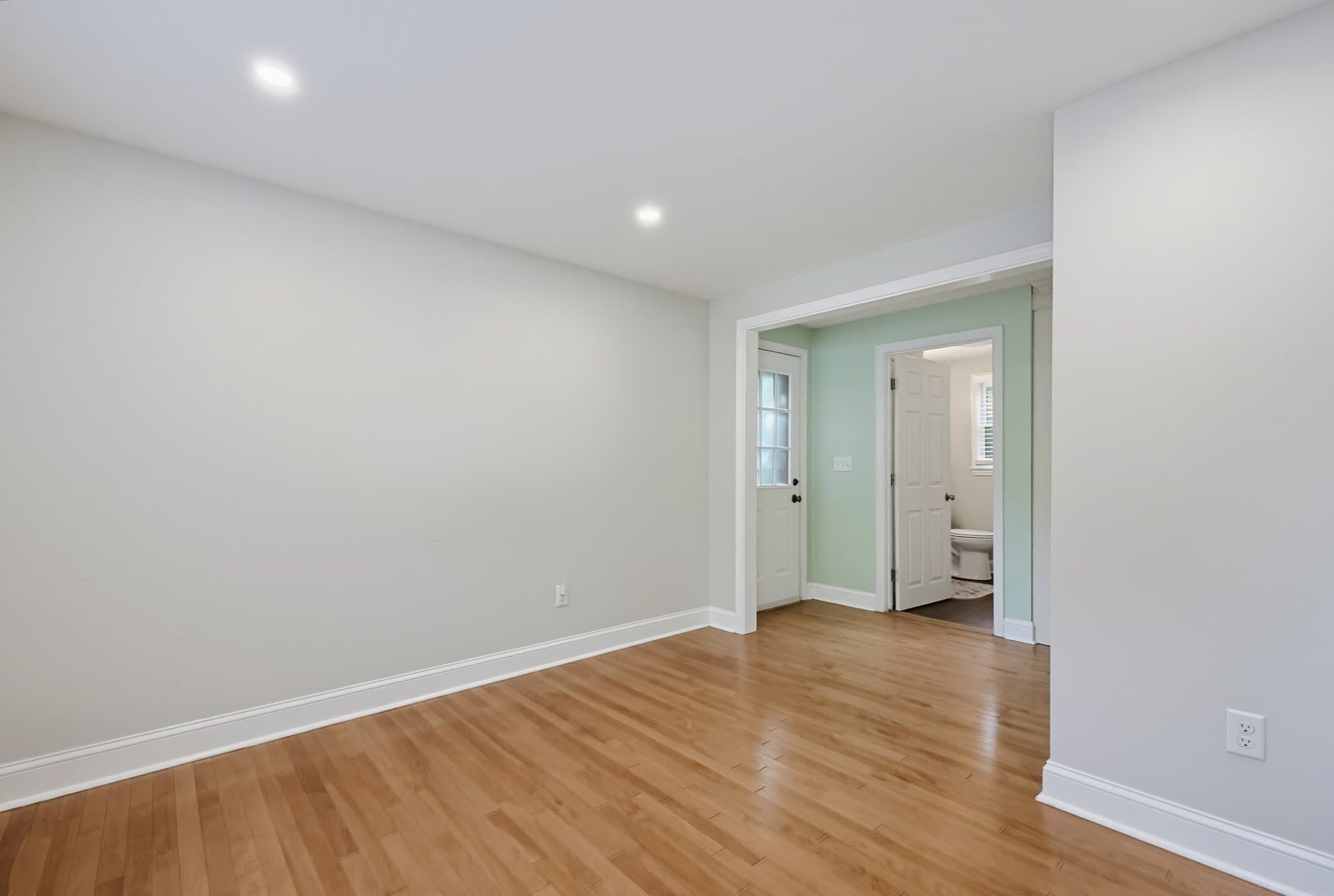 Single Family Residence at 22 Starrett Ave, Middleboro MA 02346, Middleboro, photo 17 of 36