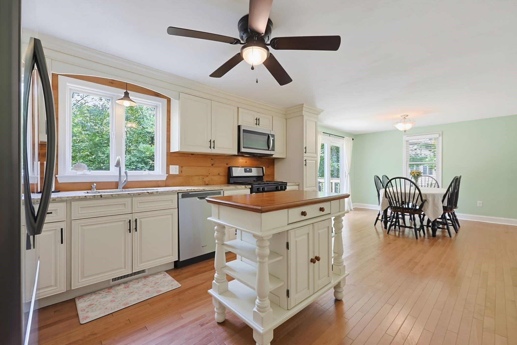 Single Family Residence at 22 Starrett Ave, Middleboro MA 02346, Middleboro, photo 12 of 36