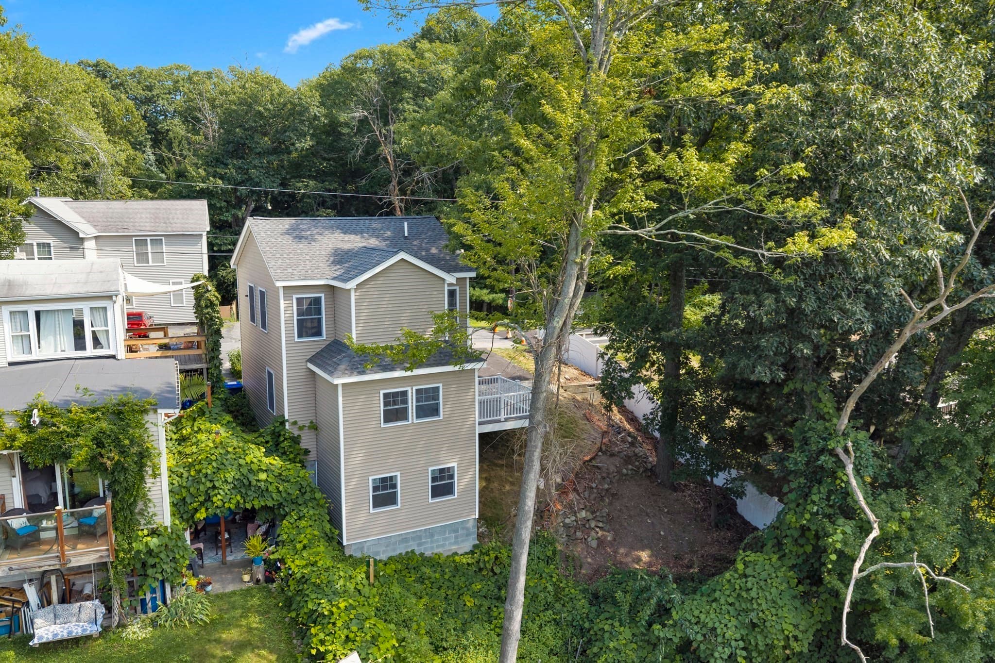 Single Family Residence at 14 Hillside Rd, Northborough MA 01532, Northborough, photo 5 of 27
