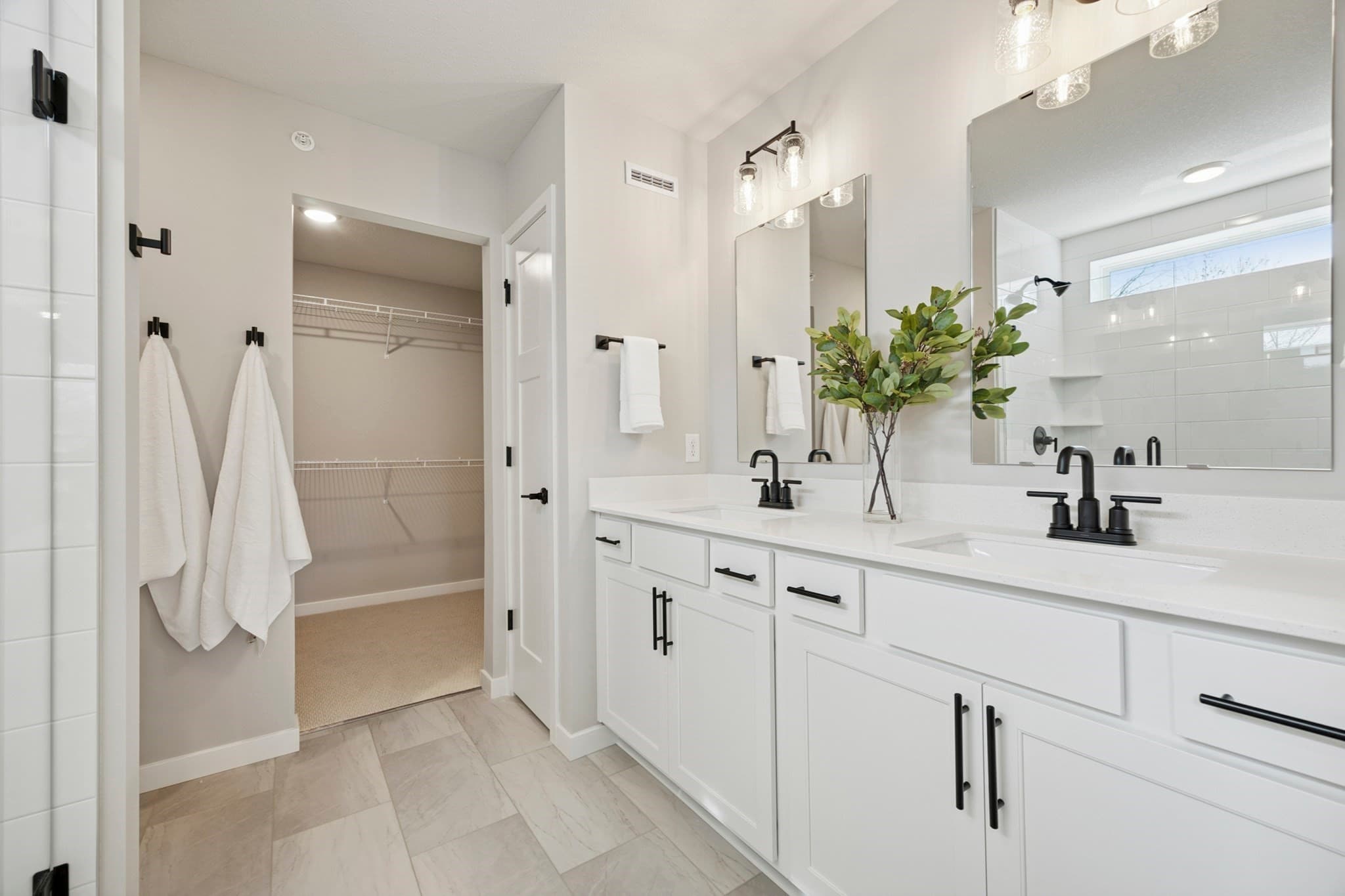 Condominium at 29 Emerald Run # 17, Shrewsbury MA 01545, photo 12 of 21