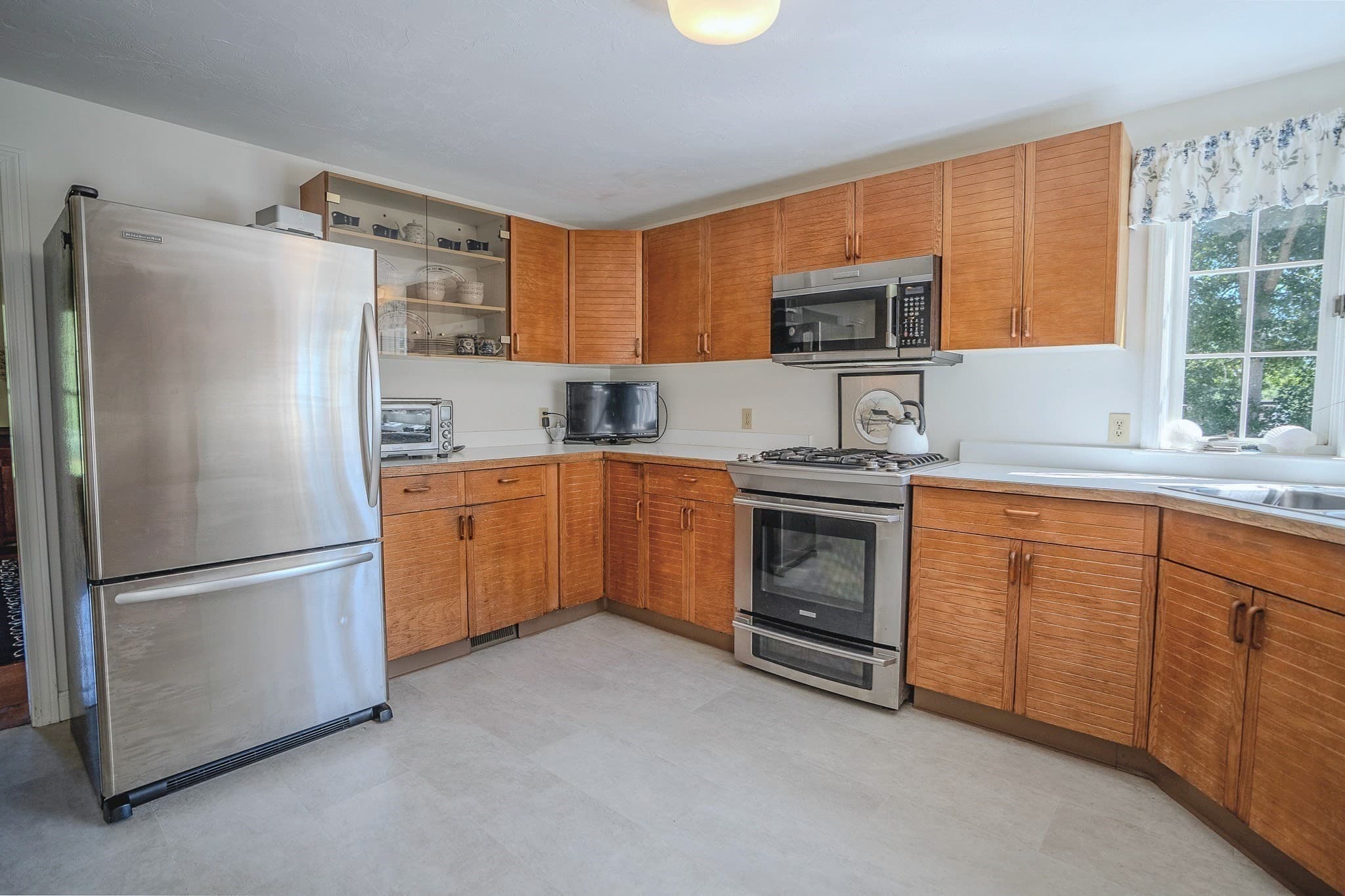 Single Family Residence at 17 Clinton Dr., Yarmouth MA 02675, Yarmouth, photo 7 of 35