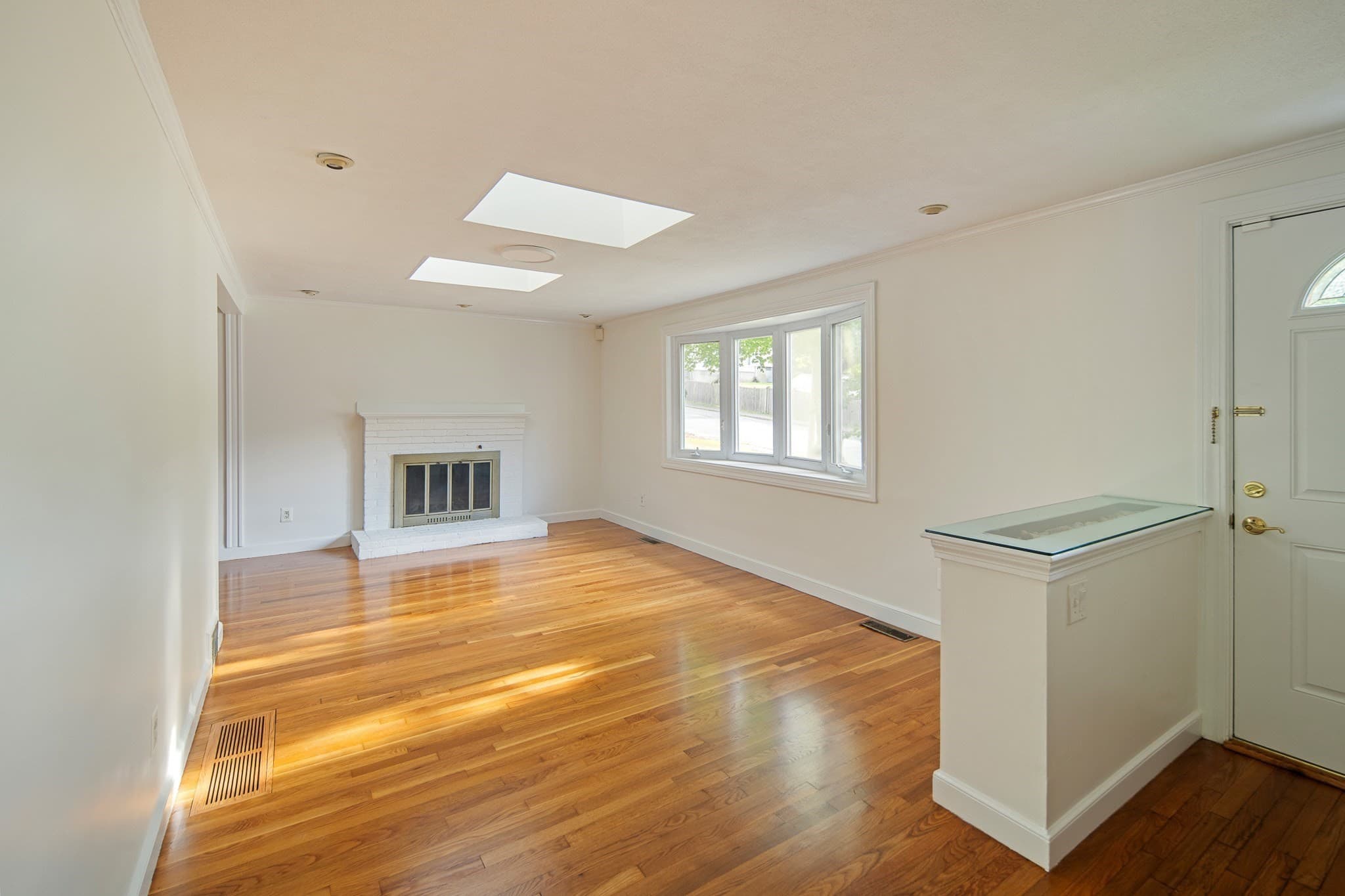 Single Family Residence at 21 Turner Dr, Randolph MA 02368, photo 9 of 39