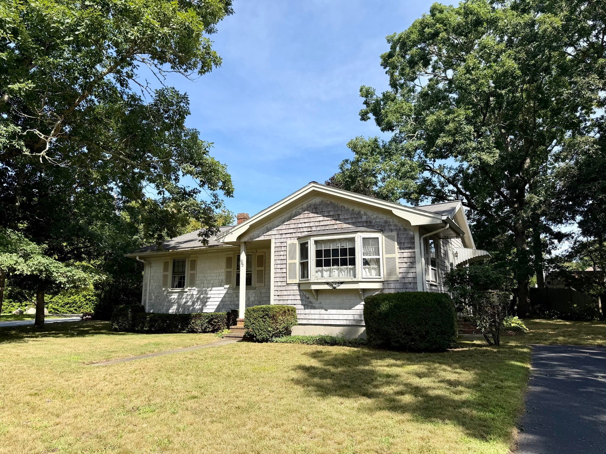 1183 Dutton Street, New Bedford MA 02745
