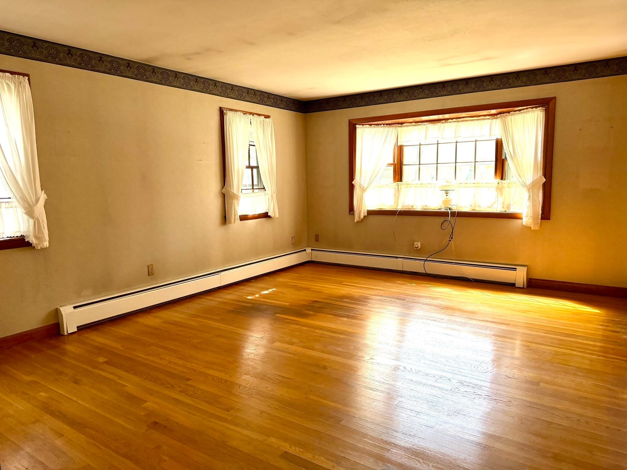Single Family Residence at 1183 Dutton Street, New Bedford MA 02745, New Bedford, photo 8 of 17