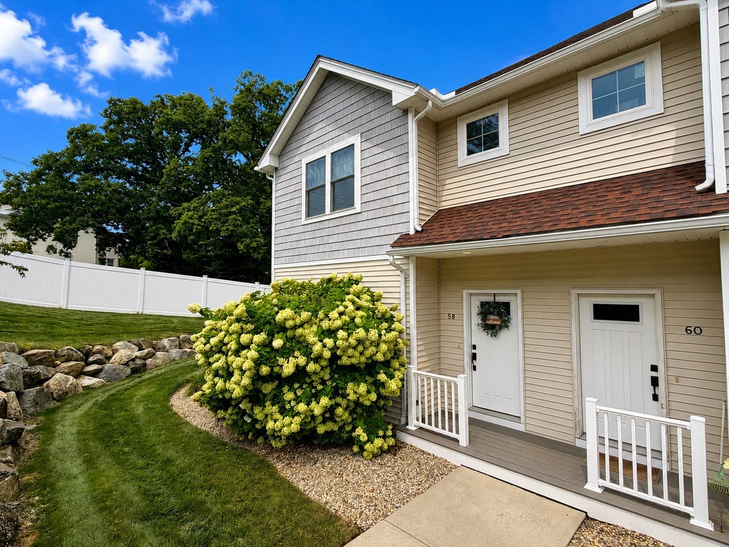 Condominium at 58 Oak St # 58, Clinton MA 01510, Clinton, photo 2 of 28