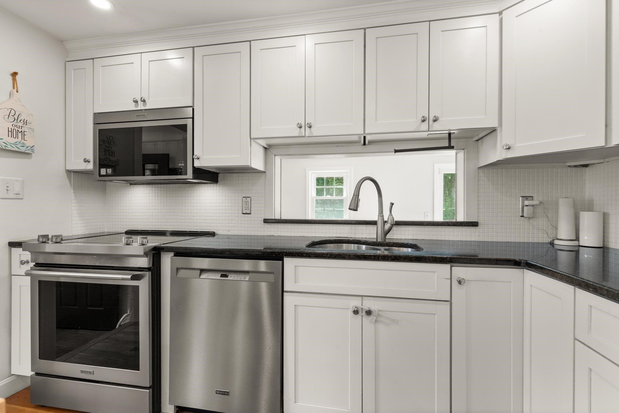 Single Family Residence at 30 Eastman Ave, Foxboro MA 02035, Foxboro, photo 17 of 41