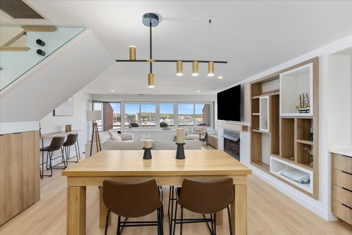 Condominium at 58 Merrimac St # 5, Newburyport MA 01950, Newburyport, photo 2 of 36