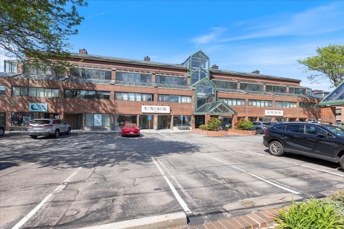 Condominium at 58 Merrimac St # 5, Newburyport MA 01950, Newburyport, photo 32 of 36