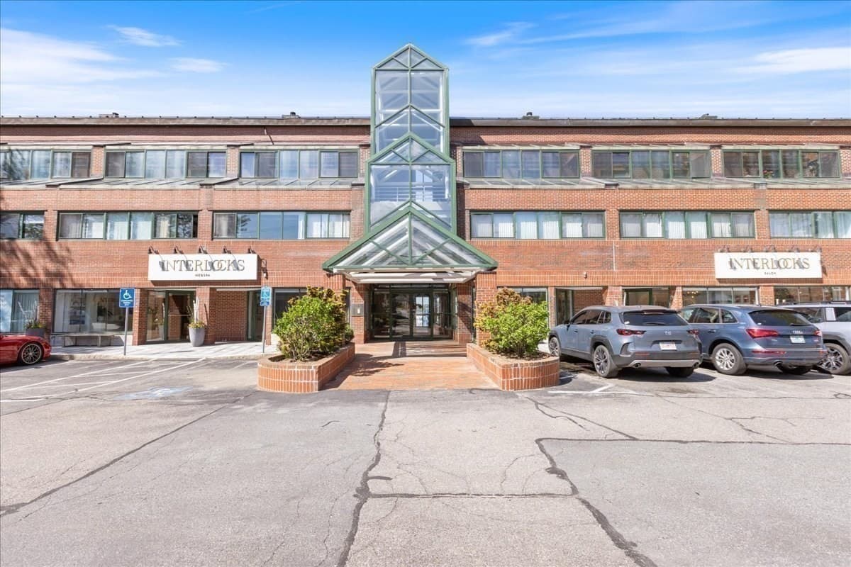Condominium at 58 Merrimac St # 5, Newburyport MA 01950, Newburyport, photo 33 of 36
