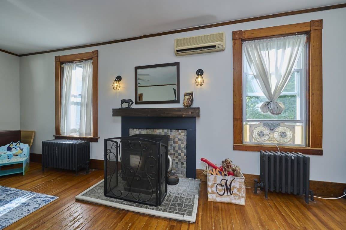 Single Family Residence at 62 Chestnut St, Foxboro MA 02035, Foxboro, photo 7 of 28