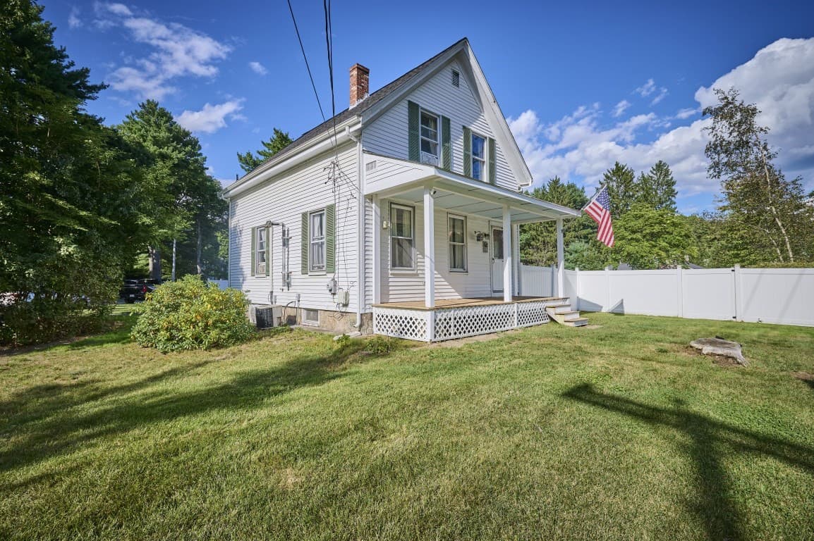 62 Chestnut St, Foxboro MA 02035