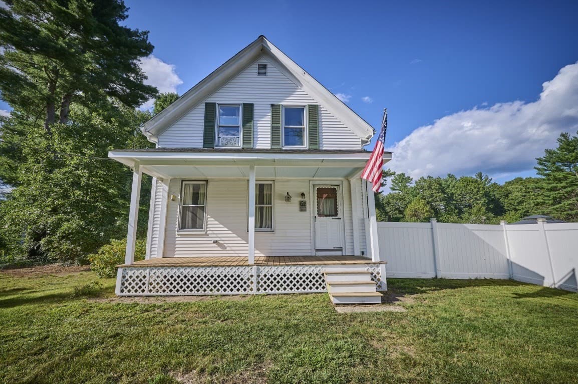 Single Family Residence at 62 Chestnut St, Foxboro MA 02035, Foxboro, photo 5 of 28