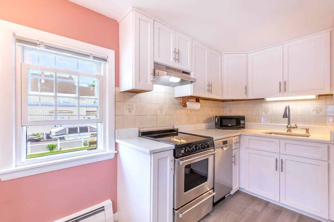 Condominium at 16 Richardson St # C, Wakefield MA 01880, Wakefield, photo 13 of 29
