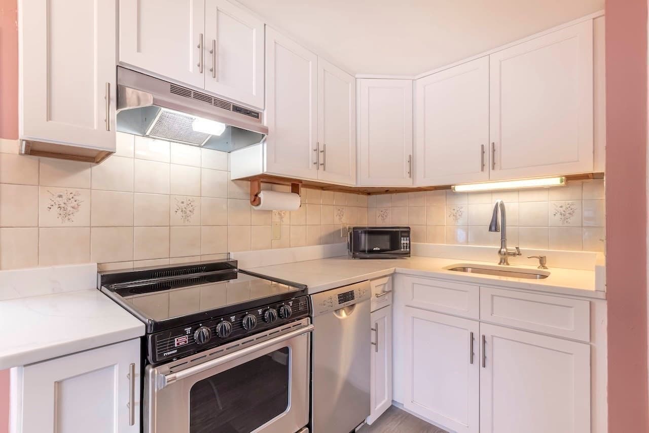 Condominium at 16 Richardson St # C, Wakefield MA 01880, Wakefield, photo 14 of 29