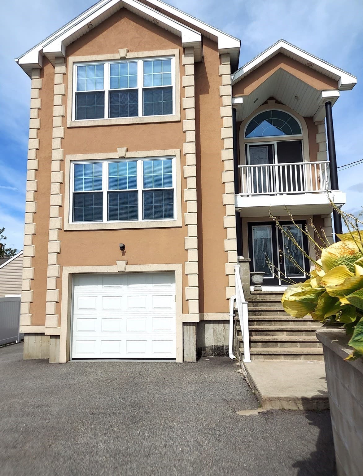 Single Family Residence at 510 State Ave, Fall River MA 02724, Fall River, photo 2 of 27