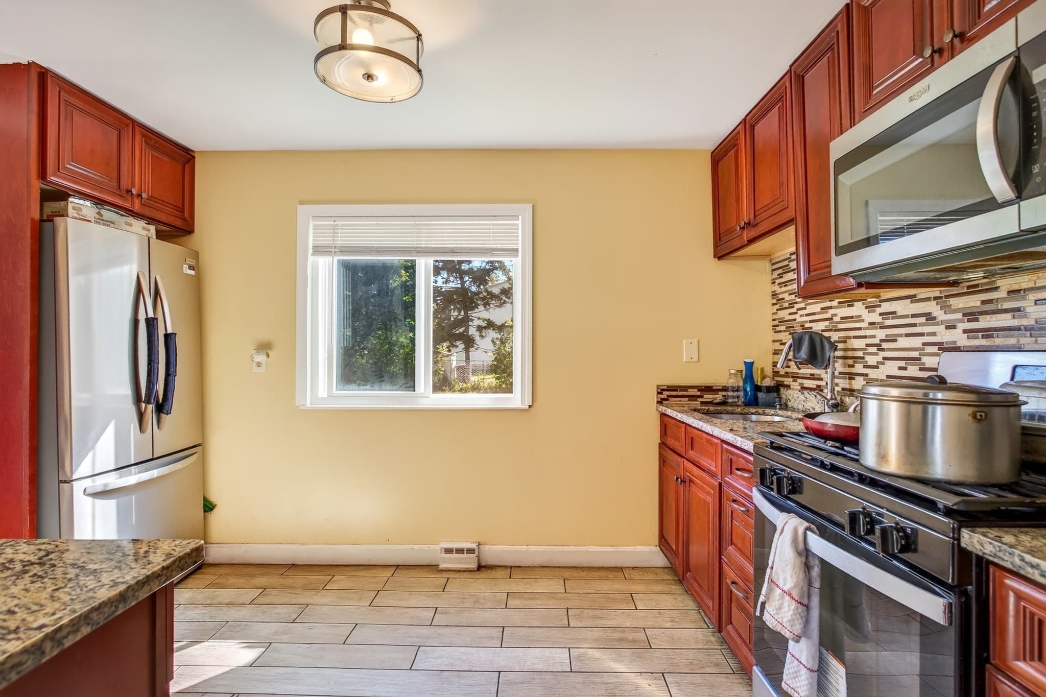 Single Family Residence at 19 Oak Ridge Dr E, Brockton MA 02301, Brockton, photo 23 of 33