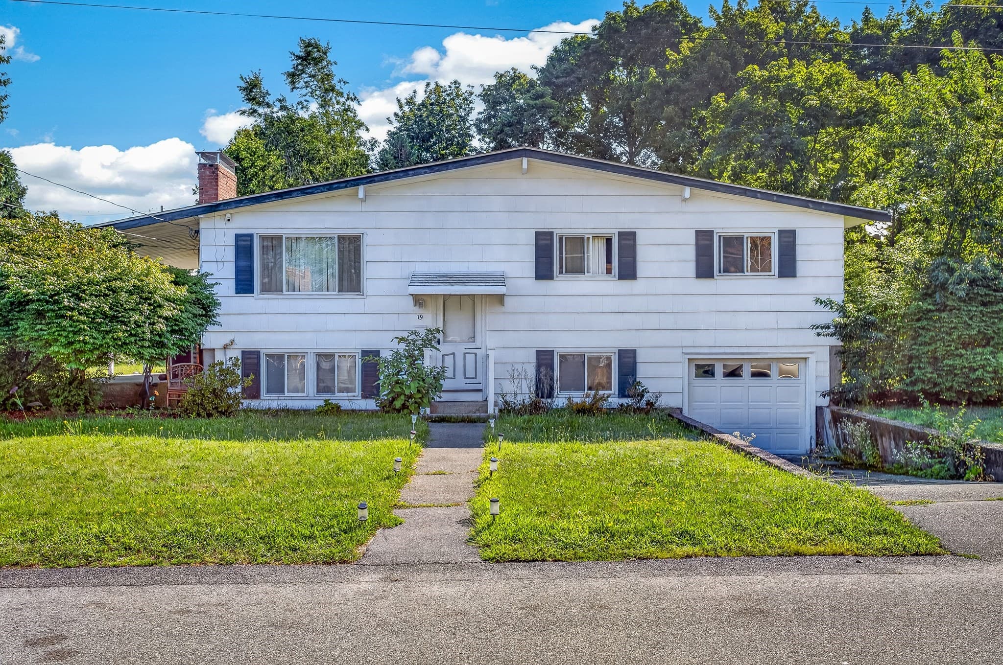 Single Family Residence at 19 Oak Ridge Dr E, Brockton MA 02301, Brockton, photo 5 of 33