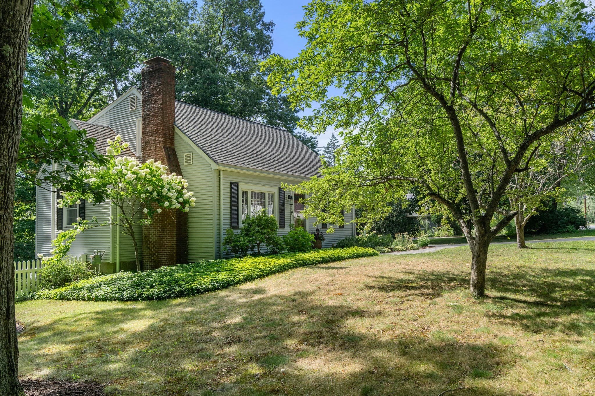 Single Family Residence at 700 Grove St, Framingham MA 01701, Framingham, photo 3 of 29