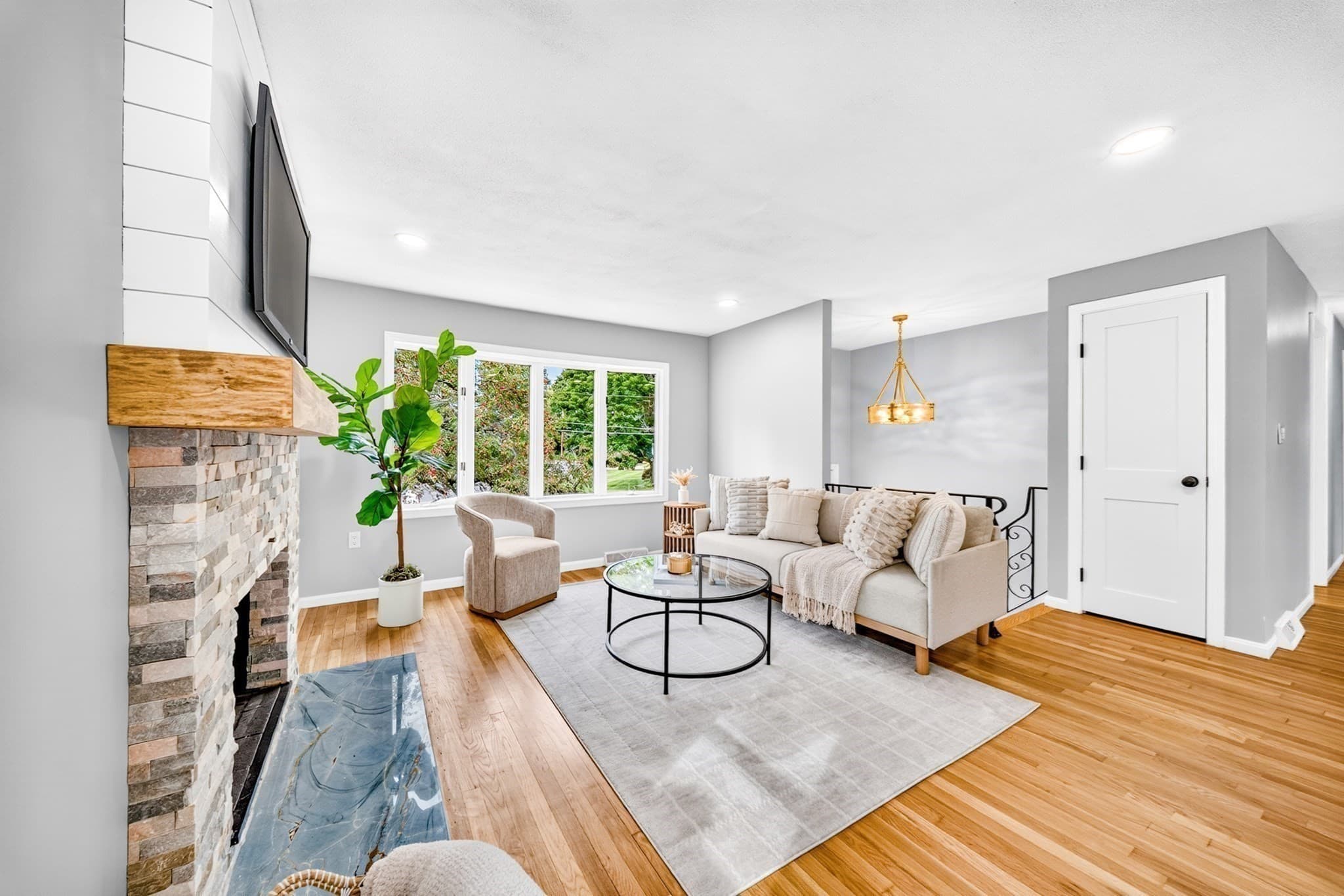 Single Family Residence at 9 Valerie Ave, Billerica MA 01821, Billerica, photo 6 of 42