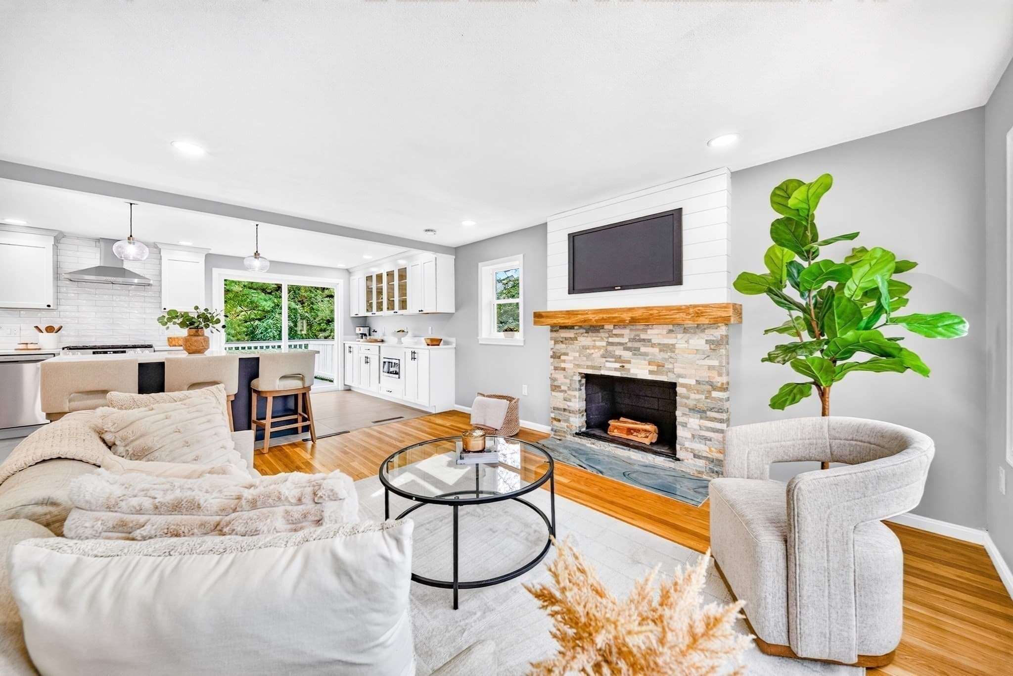 Single Family Residence at 9 Valerie Ave, Billerica MA 01821, Billerica, photo 5 of 42