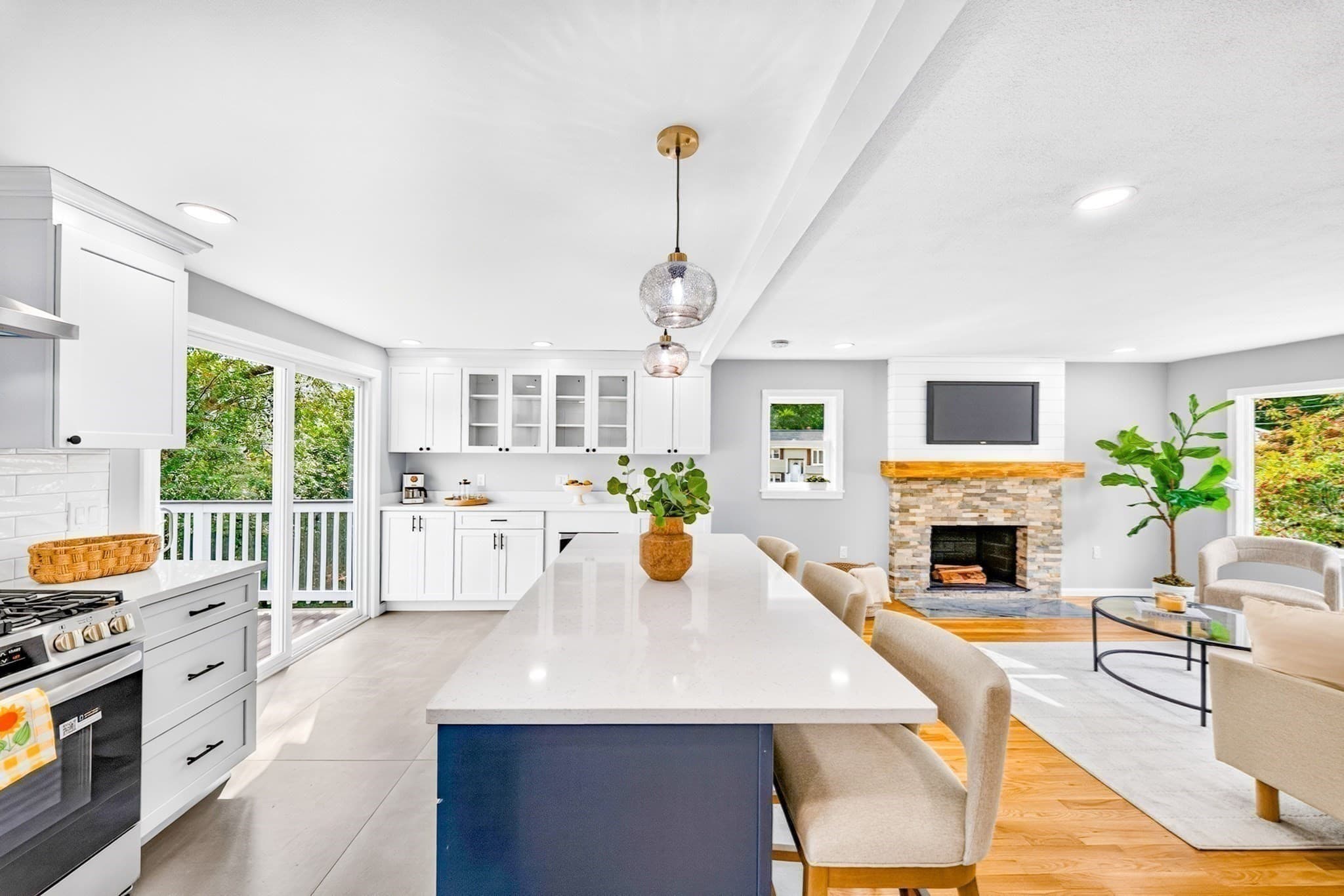 Single Family Residence at 9 Valerie Ave, Billerica MA 01821, Billerica, photo 9 of 42