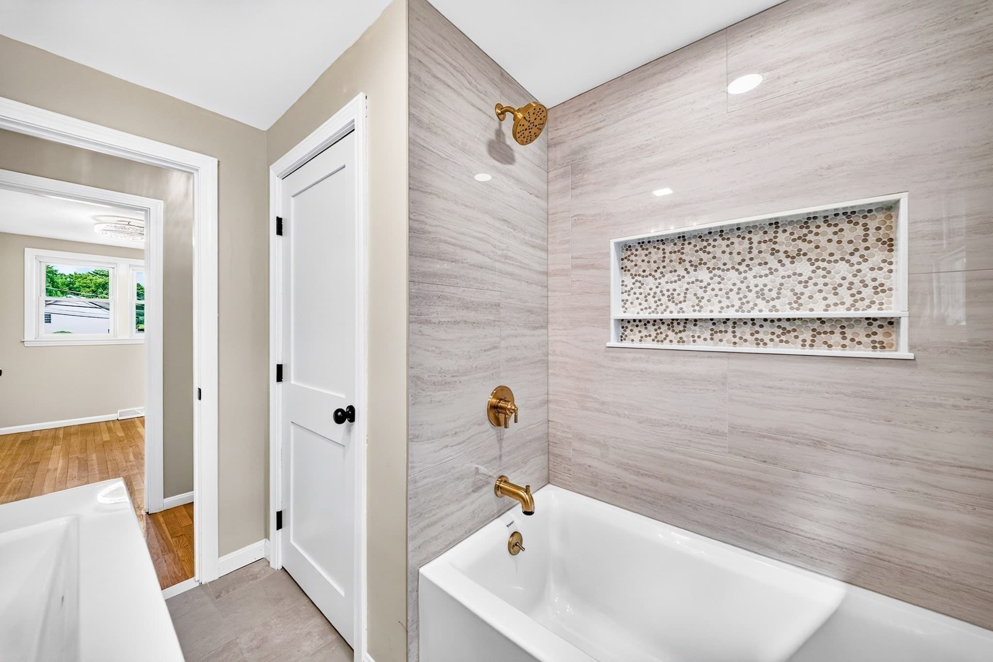 Single Family Residence at 9 Valerie Ave, Billerica MA 01821, Billerica, photo 14 of 42