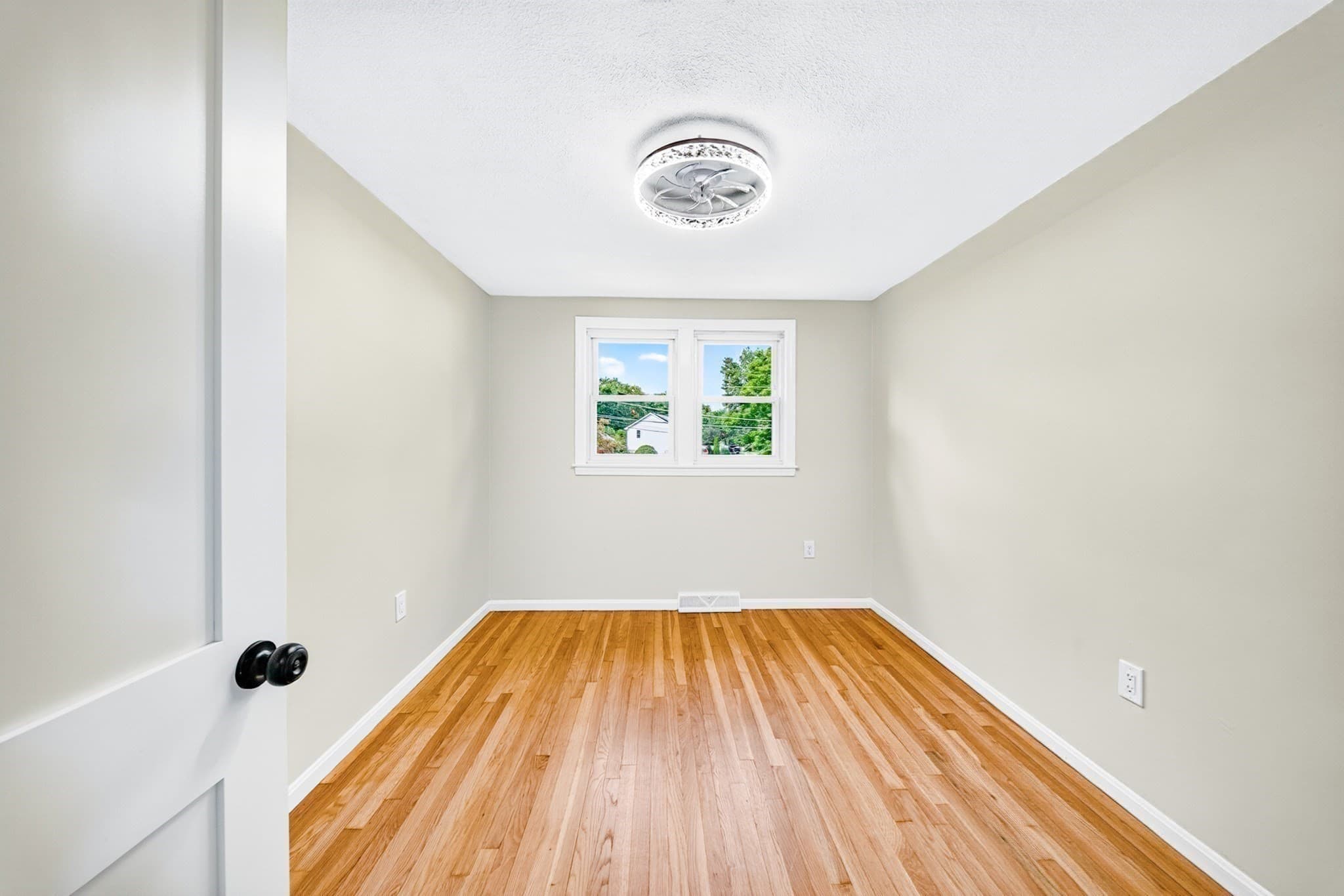 Single Family Residence at 9 Valerie Ave, Billerica MA 01821, Billerica, photo 15 of 42