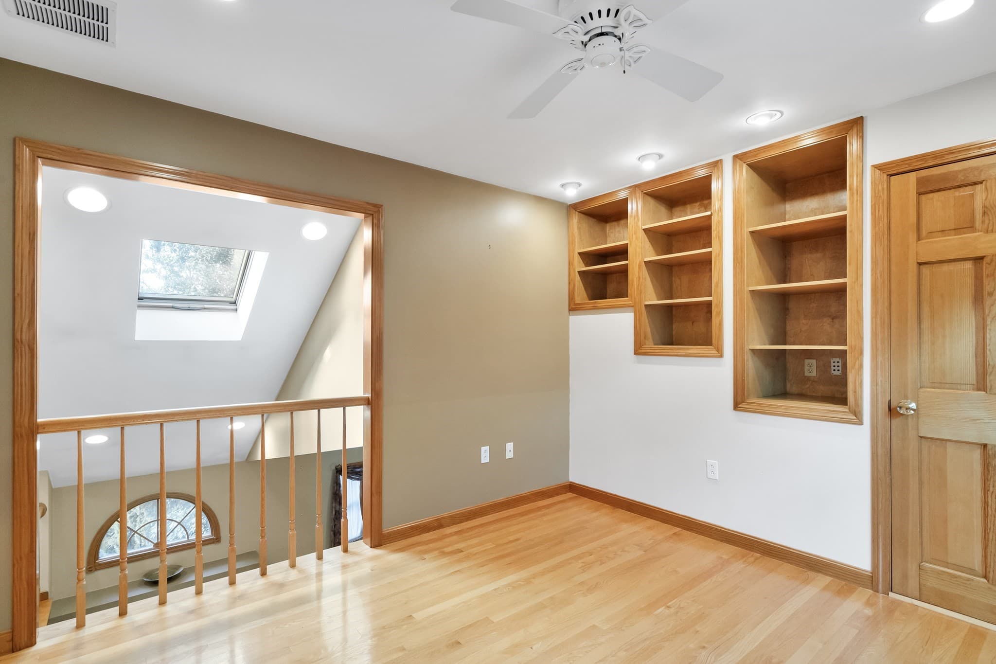 Single Family Residence at 31 Wildmere Ave, Burlington MA 01803, Burlington, photo 23 of 42