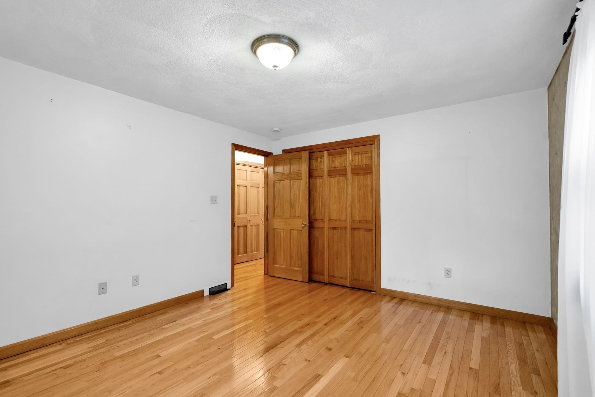 Single Family Residence at 31 Wildmere Ave, Burlington MA 01803, Burlington, photo 27 of 42