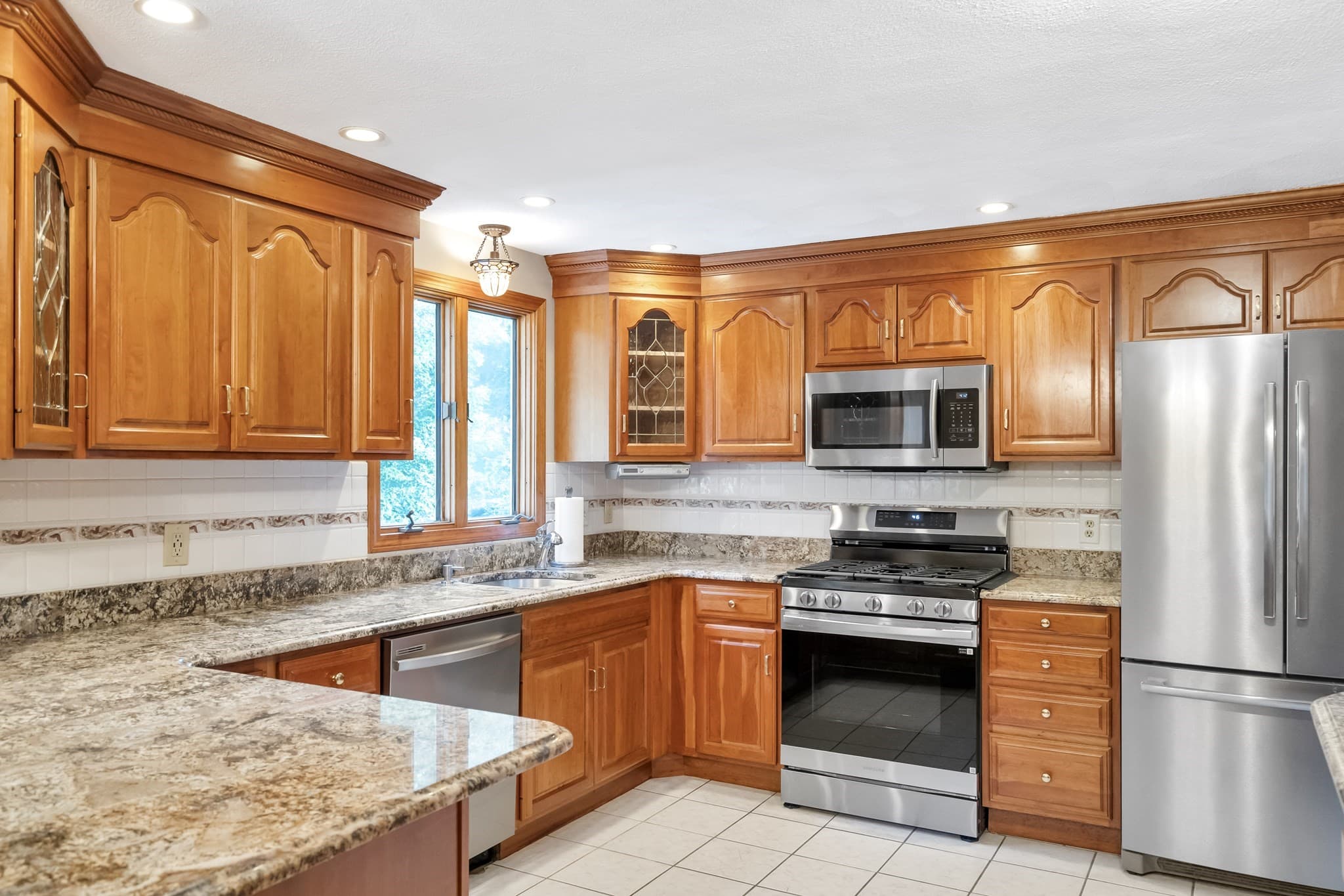 Single Family Residence at 31 Wildmere Ave, Burlington MA 01803, Burlington, photo 13 of 42