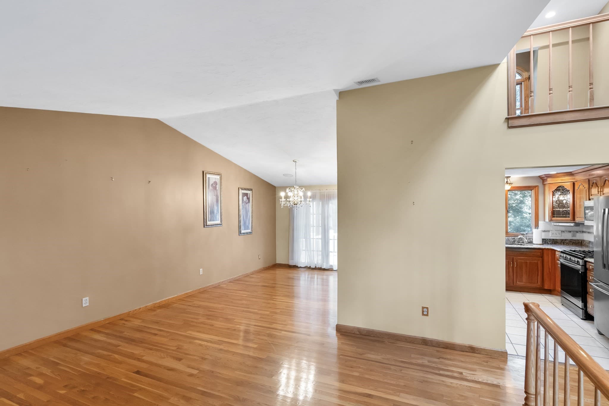 Single Family Residence at 31 Wildmere Ave, Burlington MA 01803, Burlington, photo 7 of 42