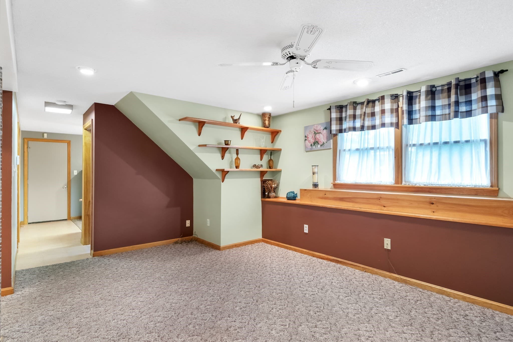 Single Family Residence at 31 Wildmere Ave, Burlington MA 01803, Burlington, photo 34 of 42