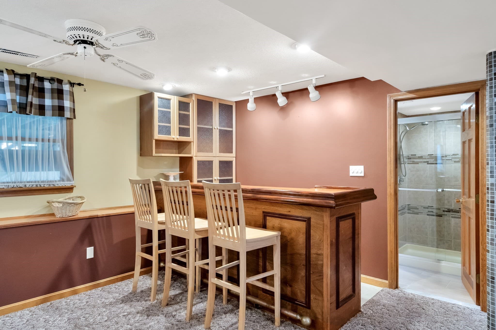 Single Family Residence at 31 Wildmere Ave, Burlington MA 01803, Burlington, photo 33 of 42