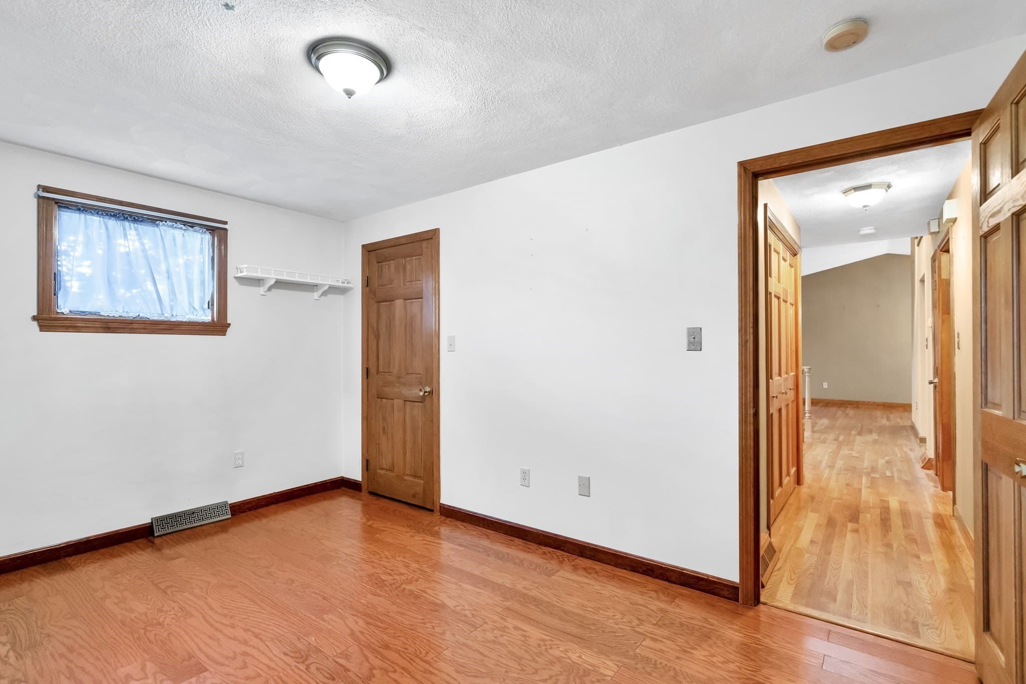 Single Family Residence at 31 Wildmere Ave, Burlington MA 01803, Burlington, photo 29 of 42