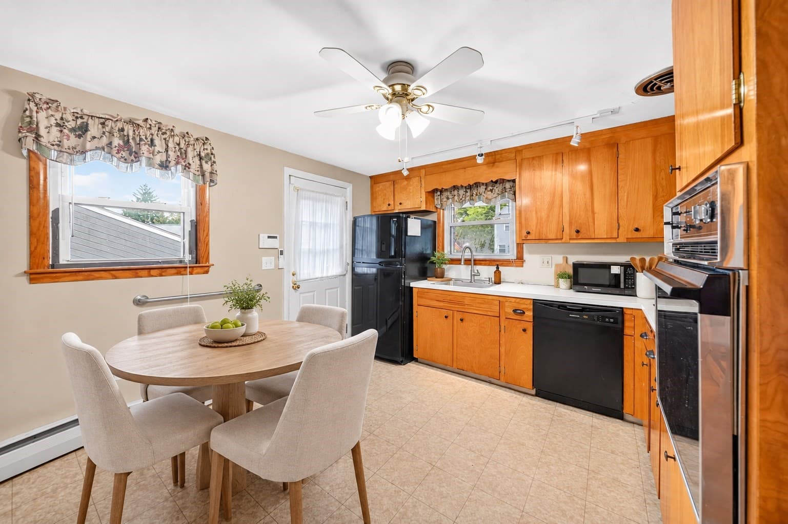 Single Family Residence at 33 Fairchild, Saugus MA 01906, photo 9 of 42