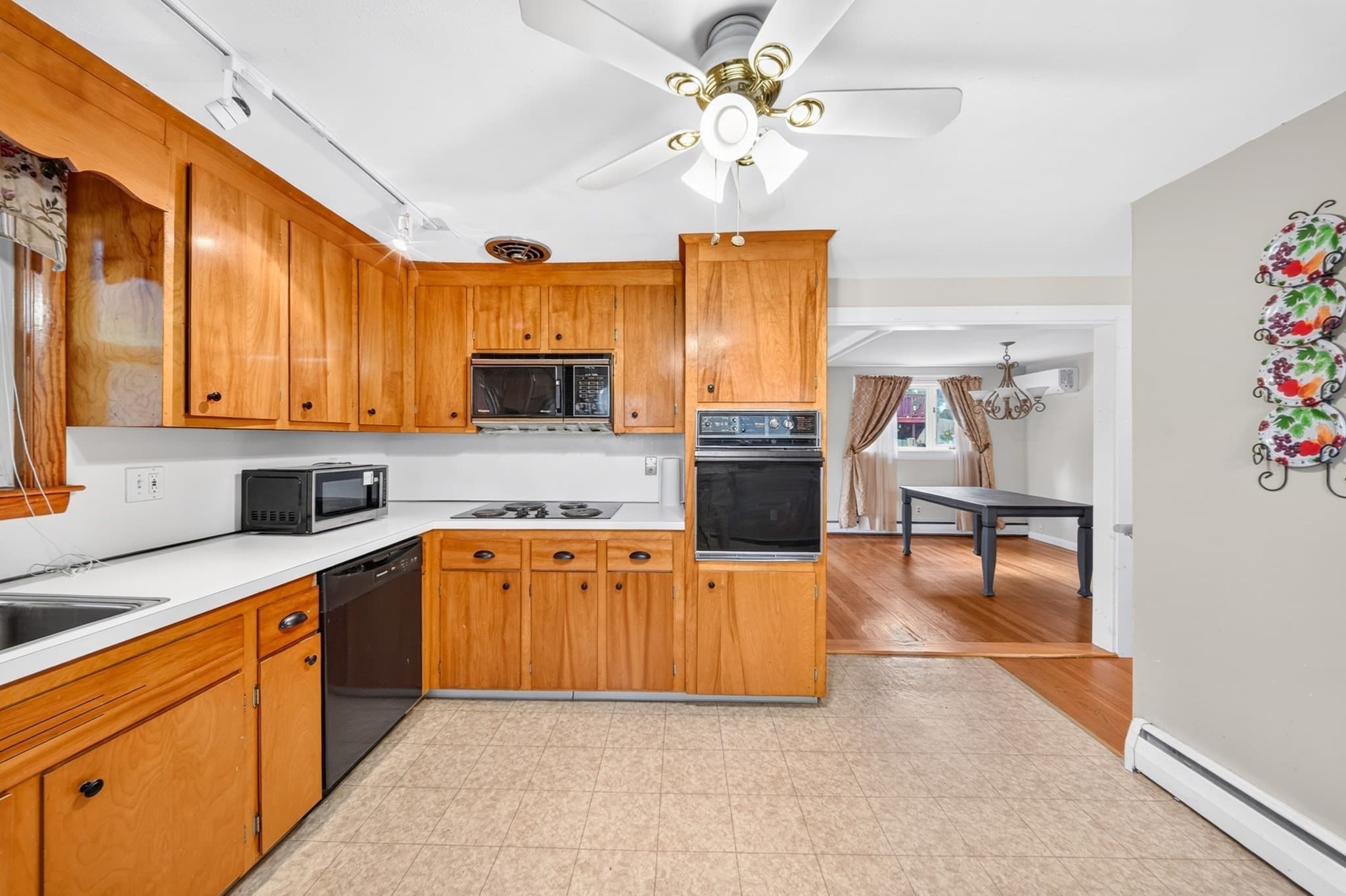 Single Family Residence at 33 Fairchild, Saugus MA 01906, photo 11 of 42