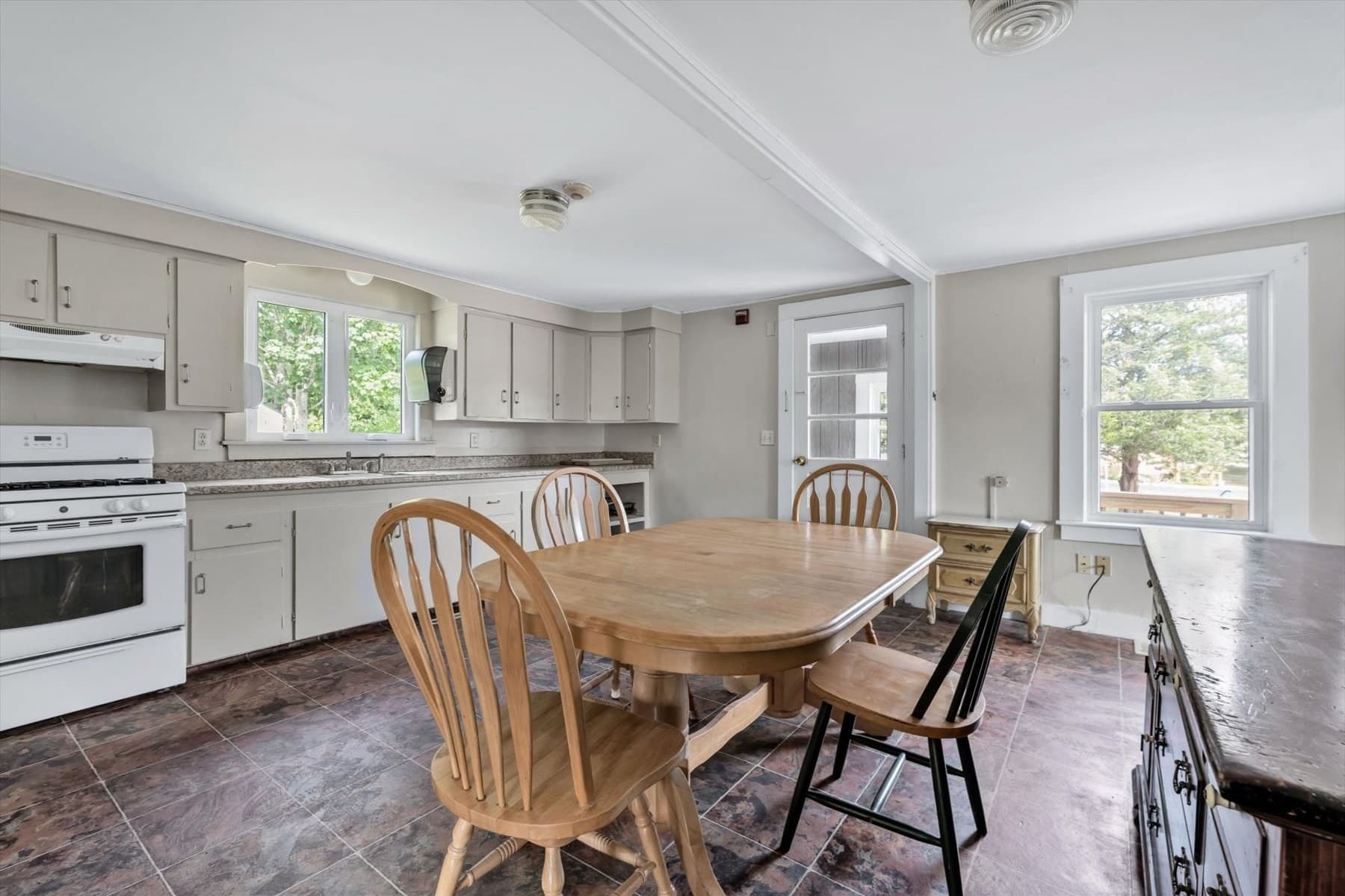 Single Family Residence at 4 Cherry Street, Wareham MA 02571, Wareham, photo 20 of 42