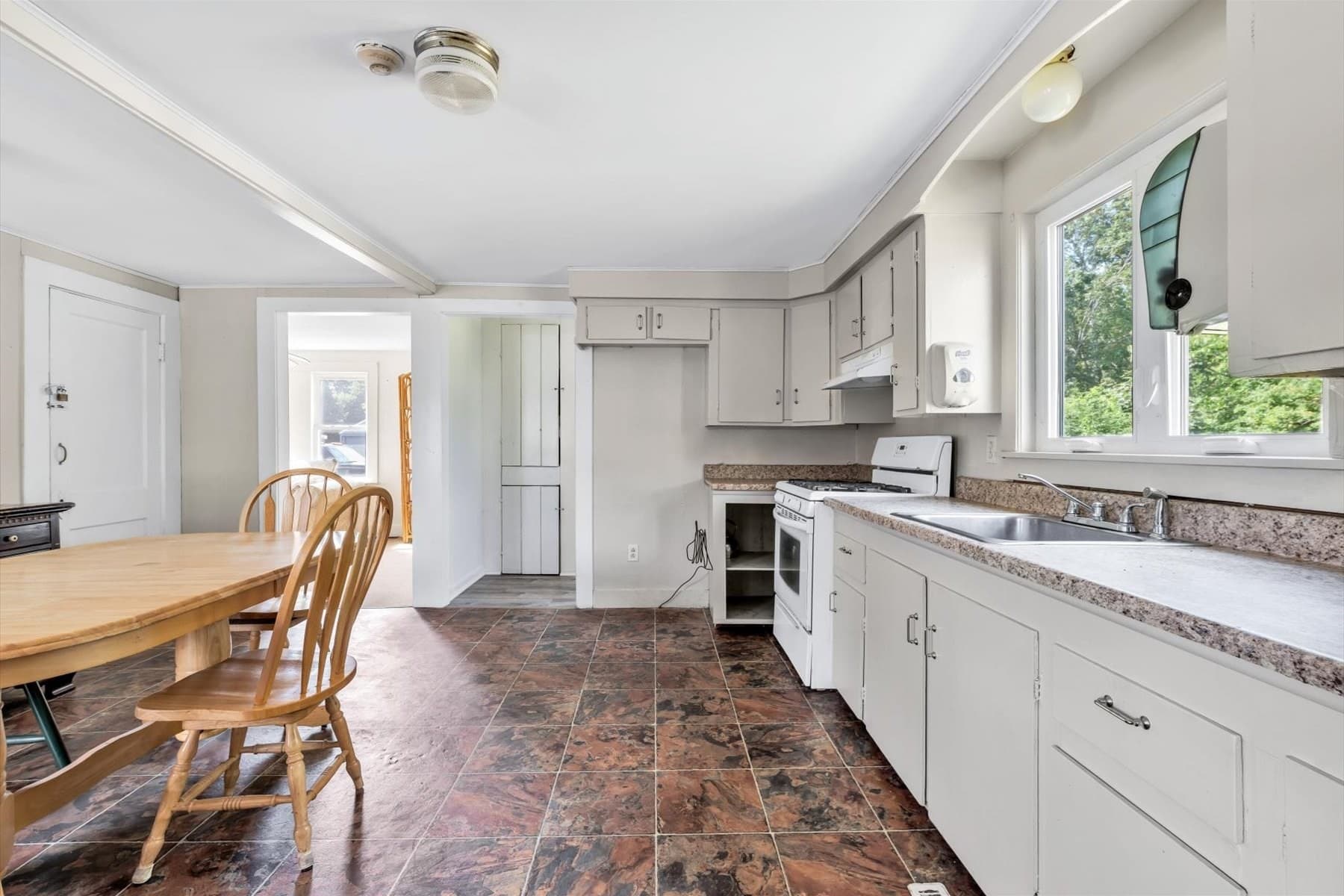 Single Family Residence at 4 Cherry Street, Wareham MA 02571, Wareham, photo 15 of 42