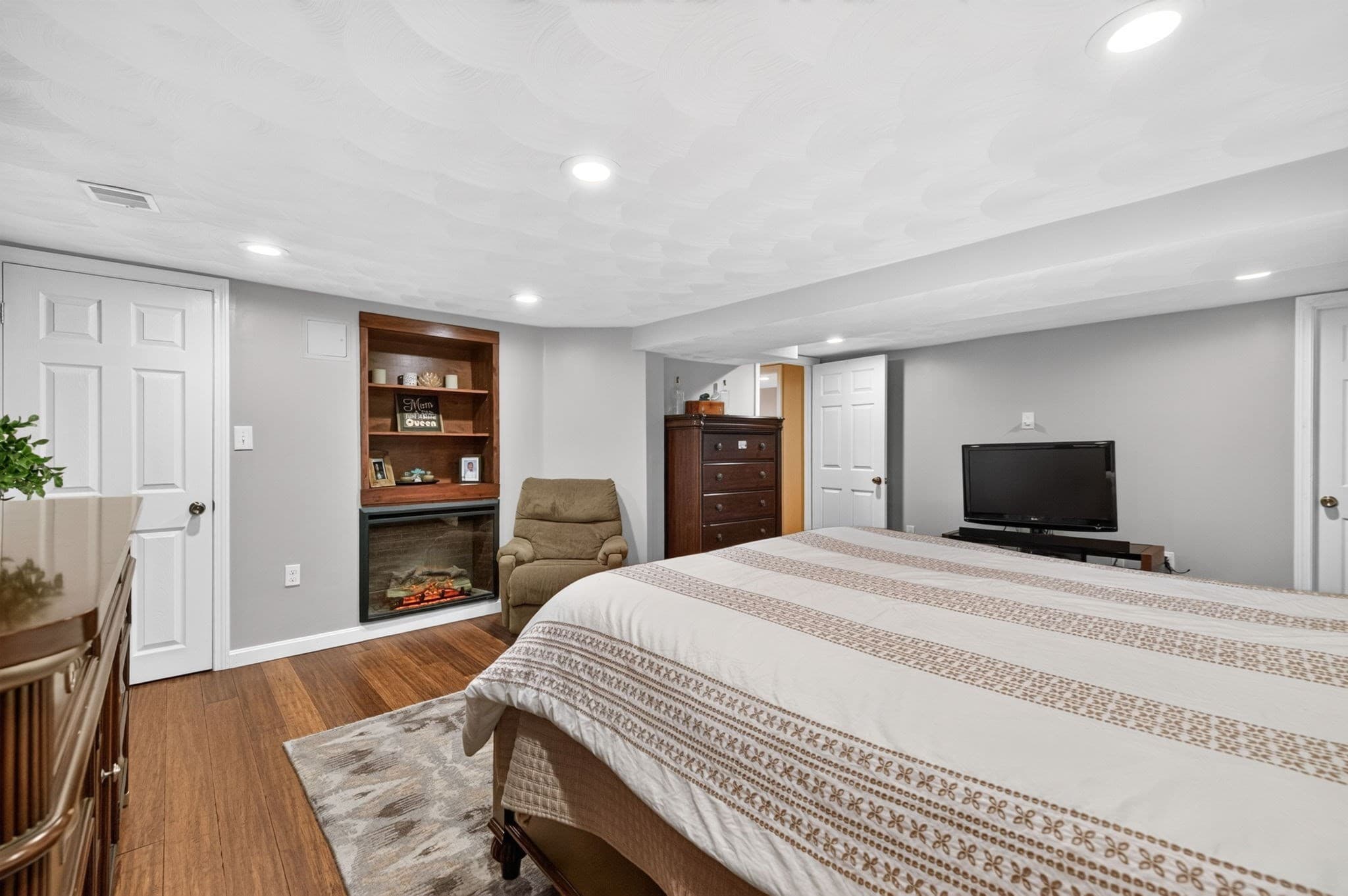 Single Family Residence at 215 Mendon Road, North Attleboro MA 02760, North Attleboro, photo 32 of 42