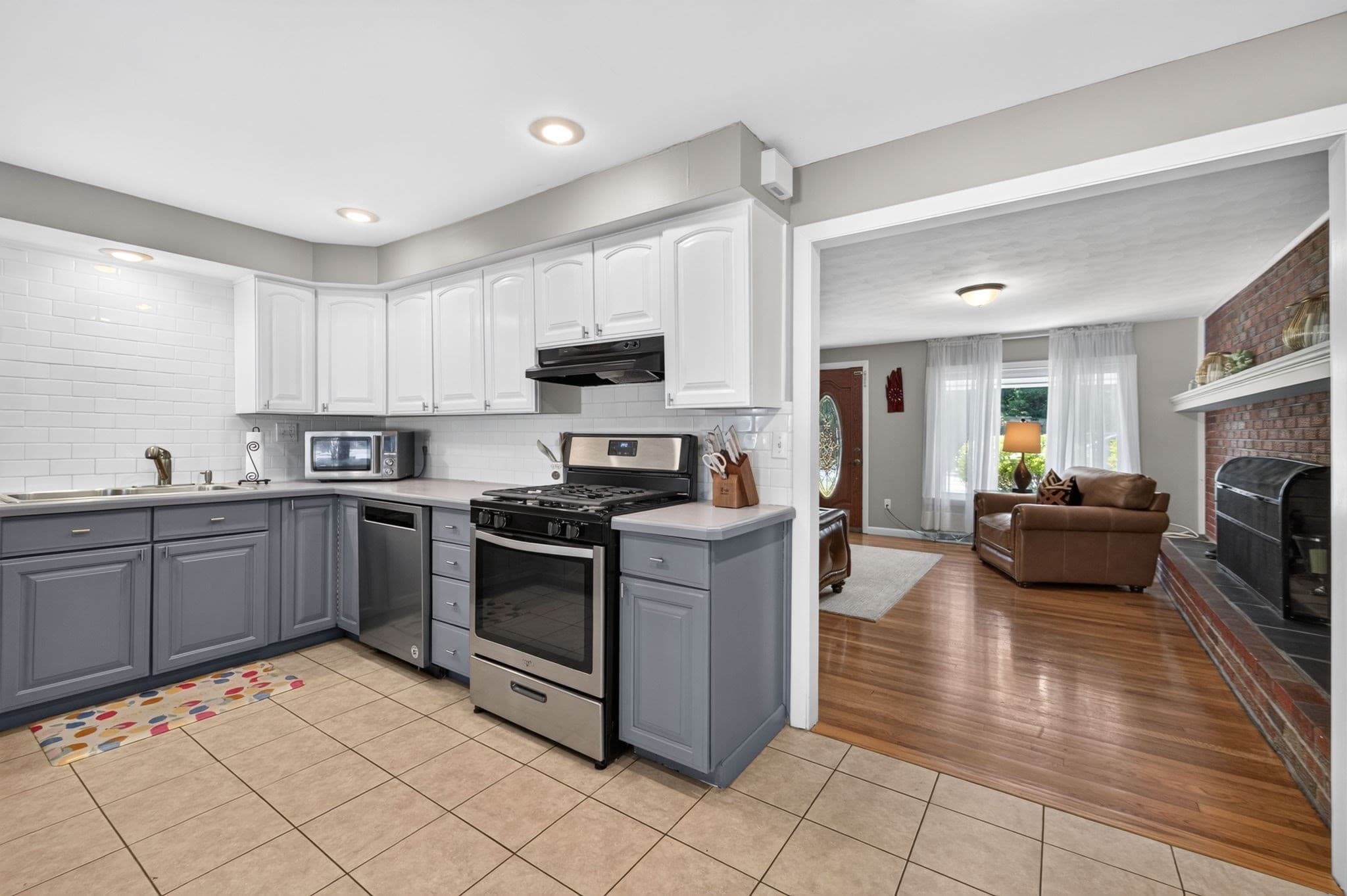Single Family Residence at 215 Mendon Road, North Attleboro MA 02760, North Attleboro, photo 15 of 42