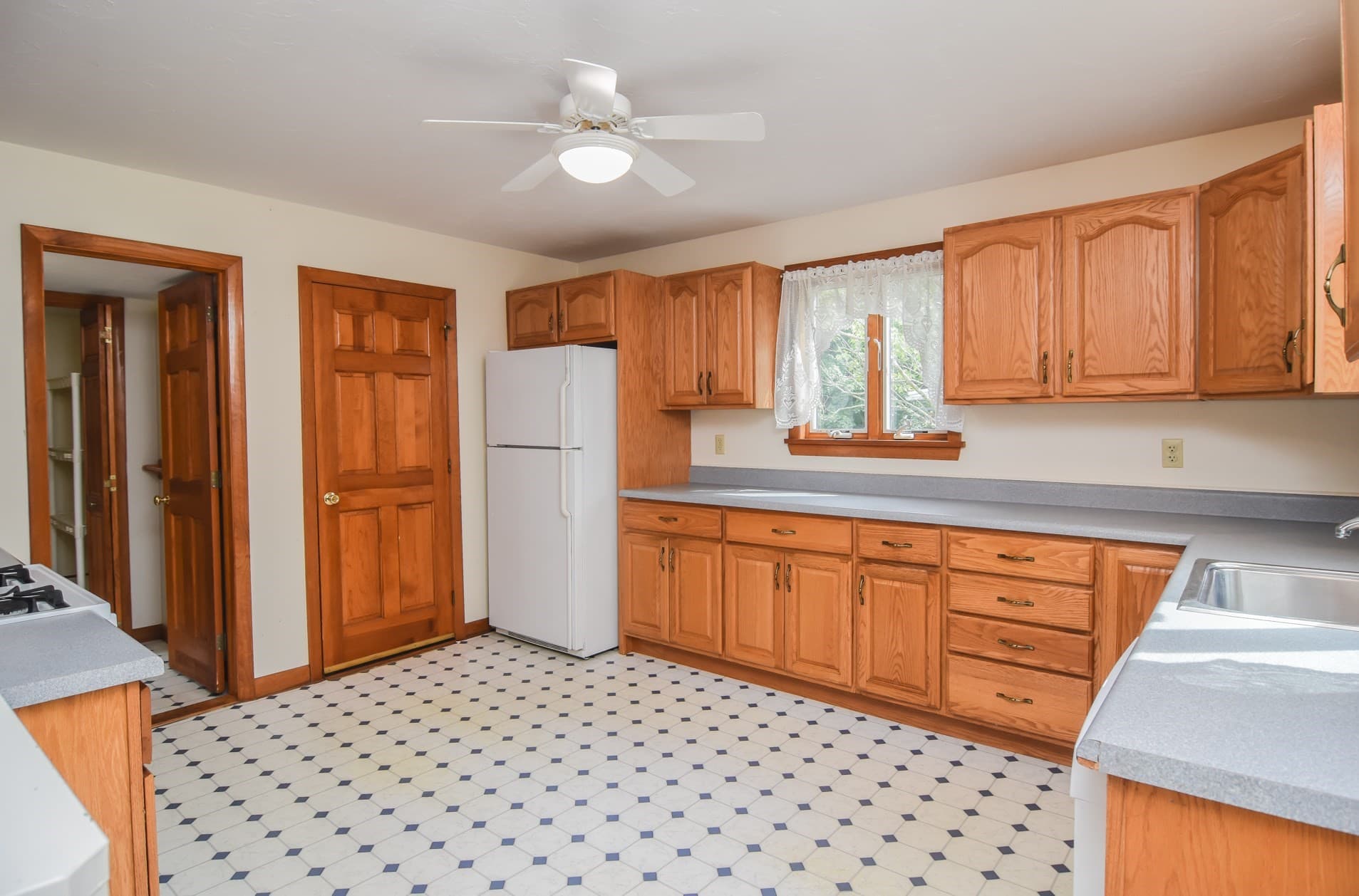 Single Family Residence at 69 W Main St, West Brookfield MA 01585, West Brookfield, photo 15 of 32