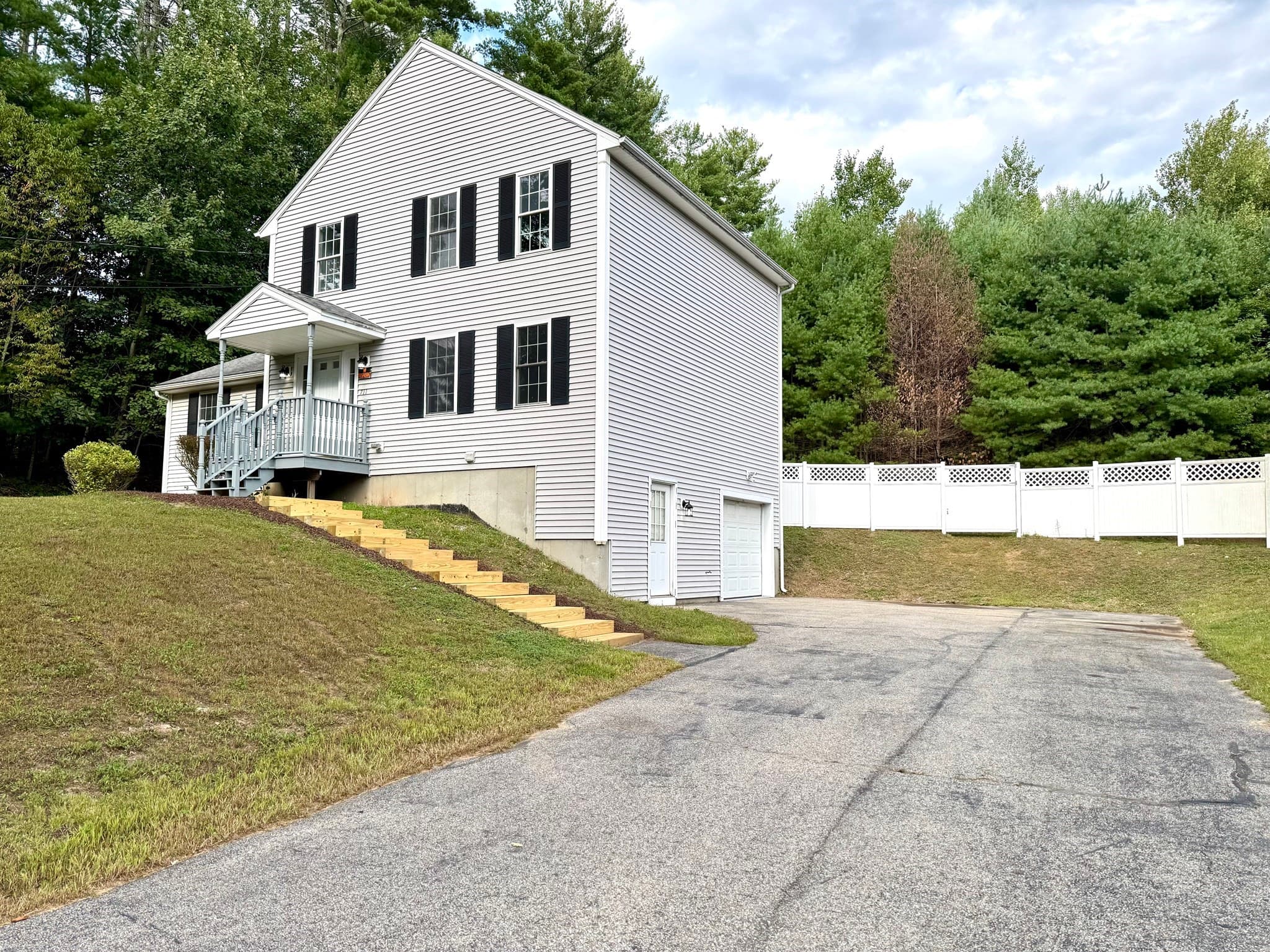 Single Family Residence at 711 S Barre Road, Barre MA 01005, Barre, photo 2 of 16