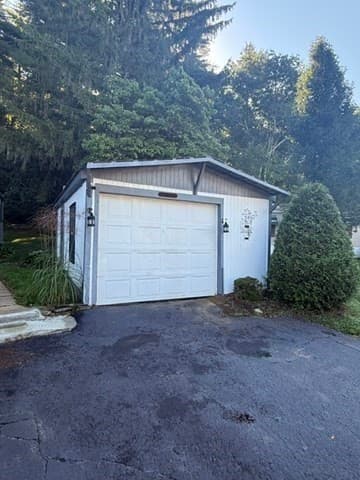 Mobile Home at 6 Willow Circle, Brimfield MA 01010, photo 3 of 15