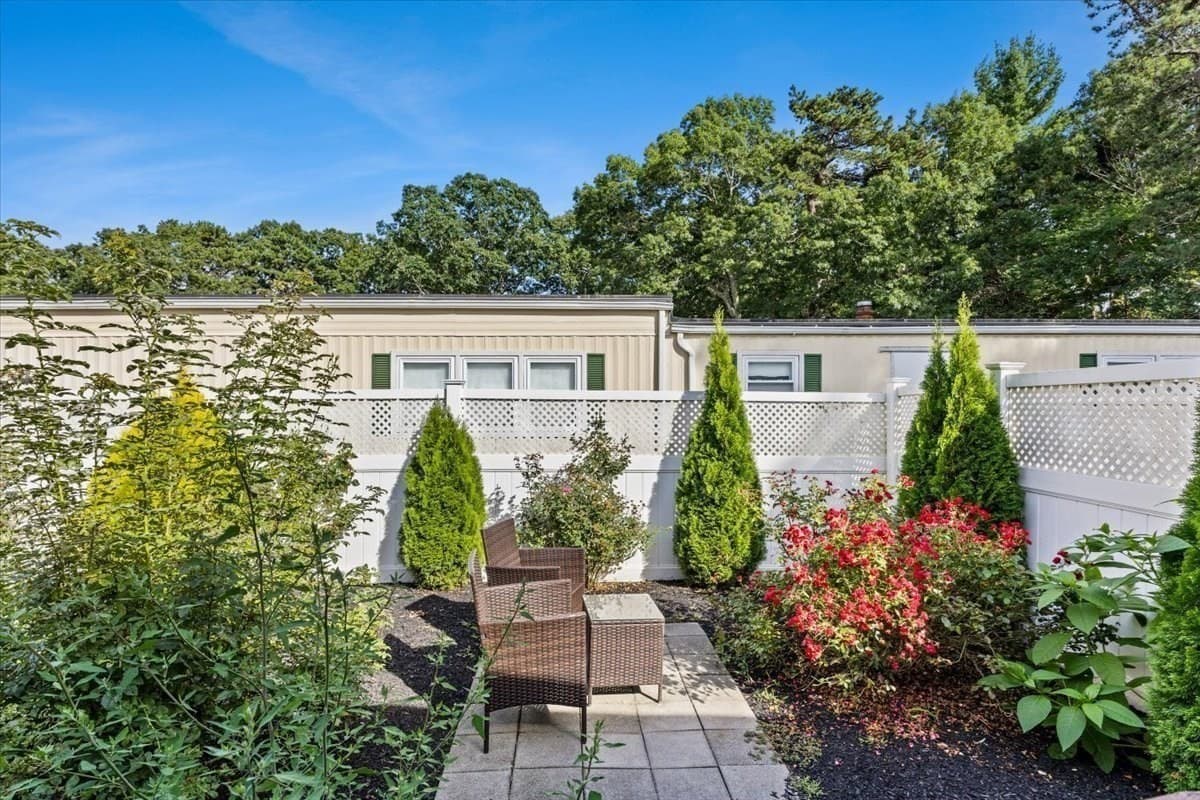 Mobile Home at 17 Deer Hill Ln, Plymouth MA 02360, Plymouth, photo 6 of 39